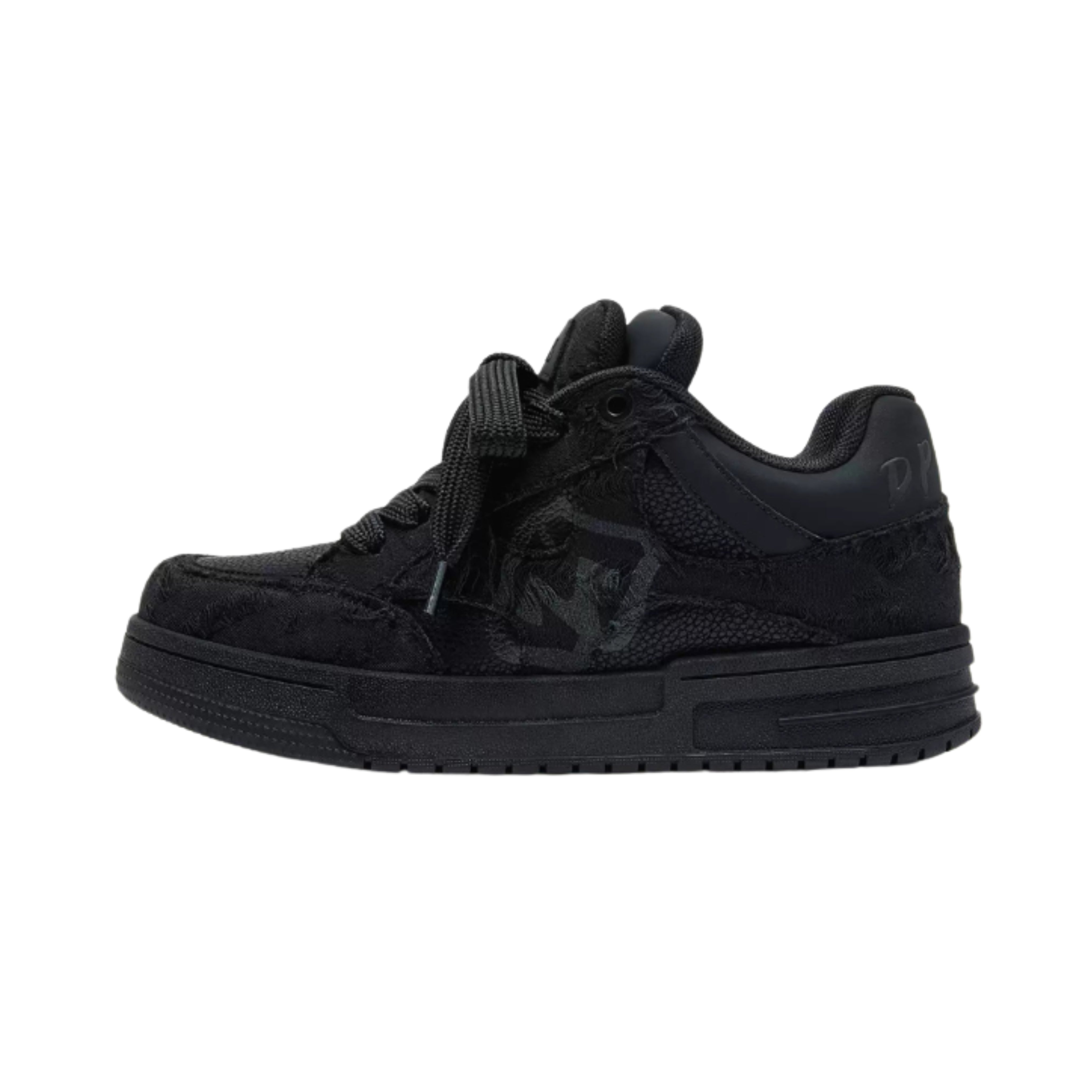 KUROMA — SNEAKER