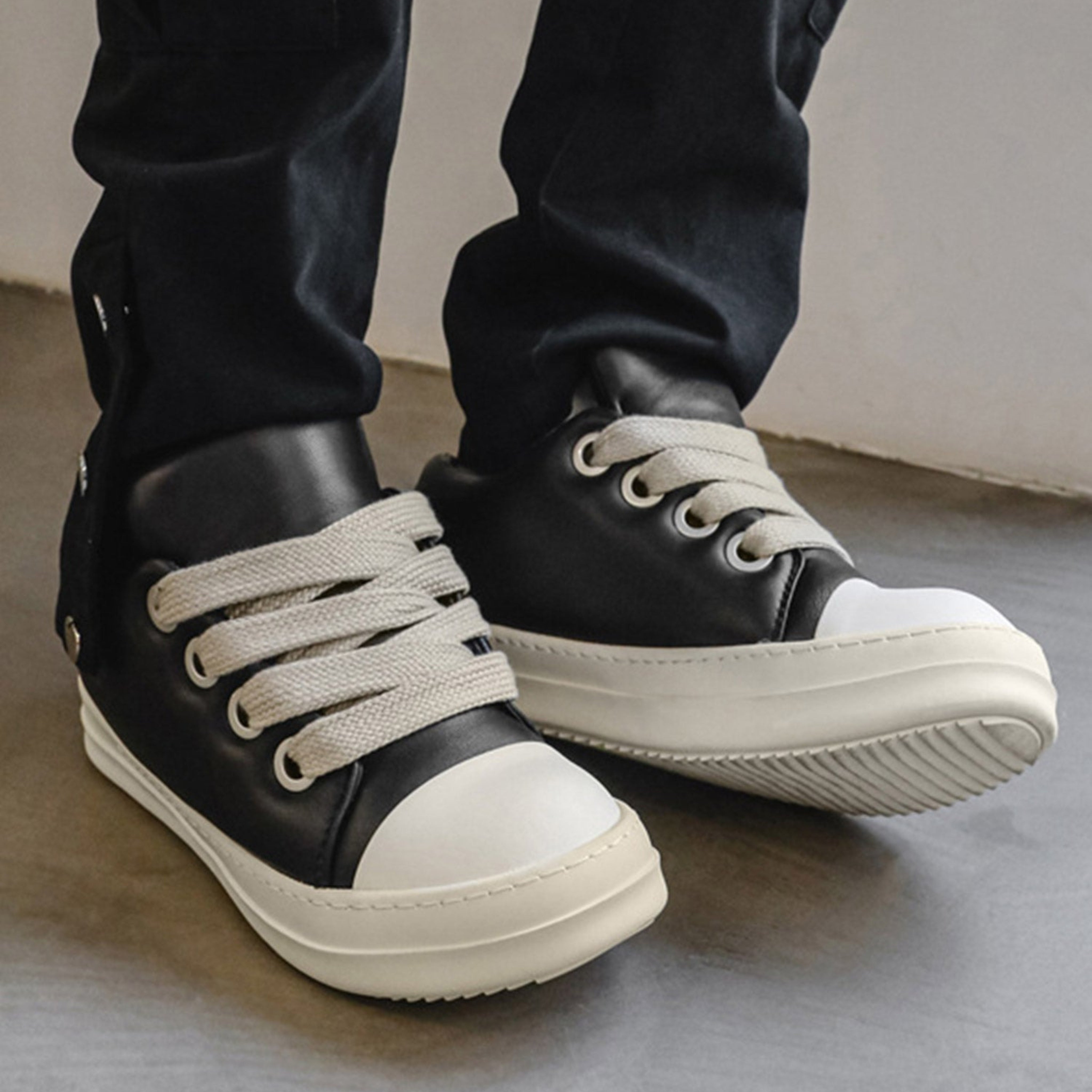 CURVEA — SNEAKER